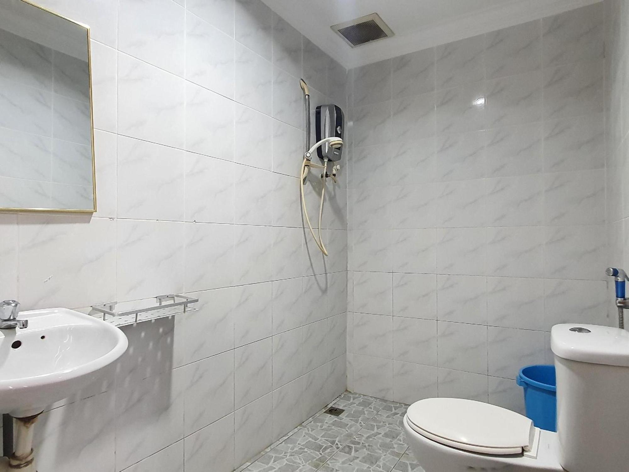Oyo 90964 Melody 88 Inn Miri Exterior foto